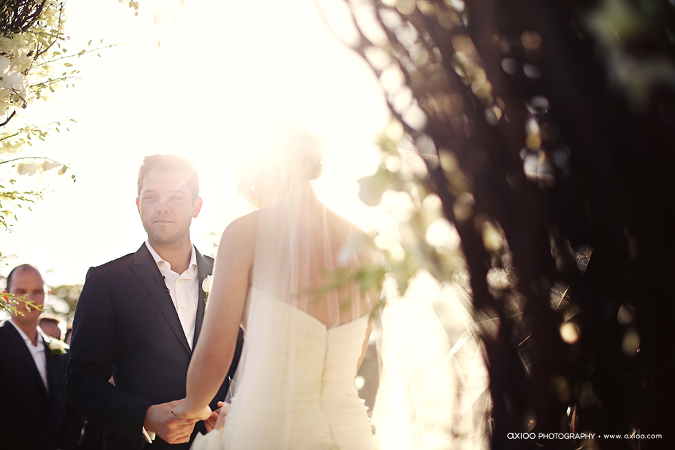 Axioo: Layers of Intricate Intimacies